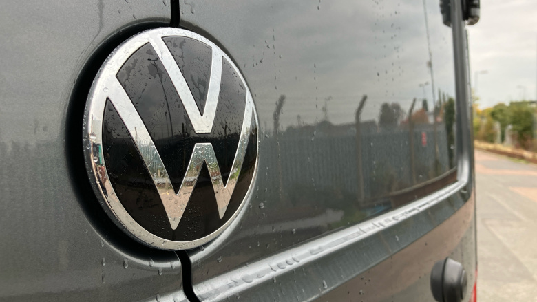 Volkswagen Crafter Cr35 Lwb Diesel Fwd 2.0 TDI 177PS Commerce Plus High Roof Van Auto